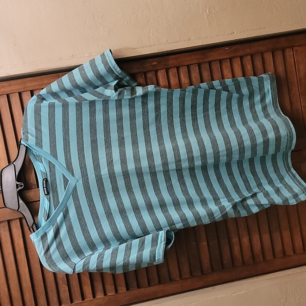 Broken English v-neck